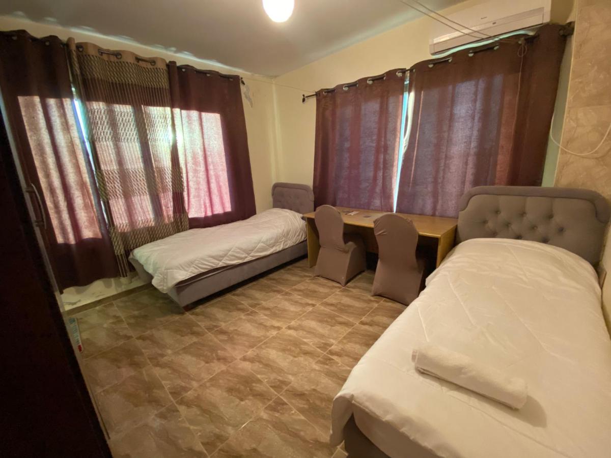 Jericho Waleed'S Hostel Ngoại thất bức ảnh