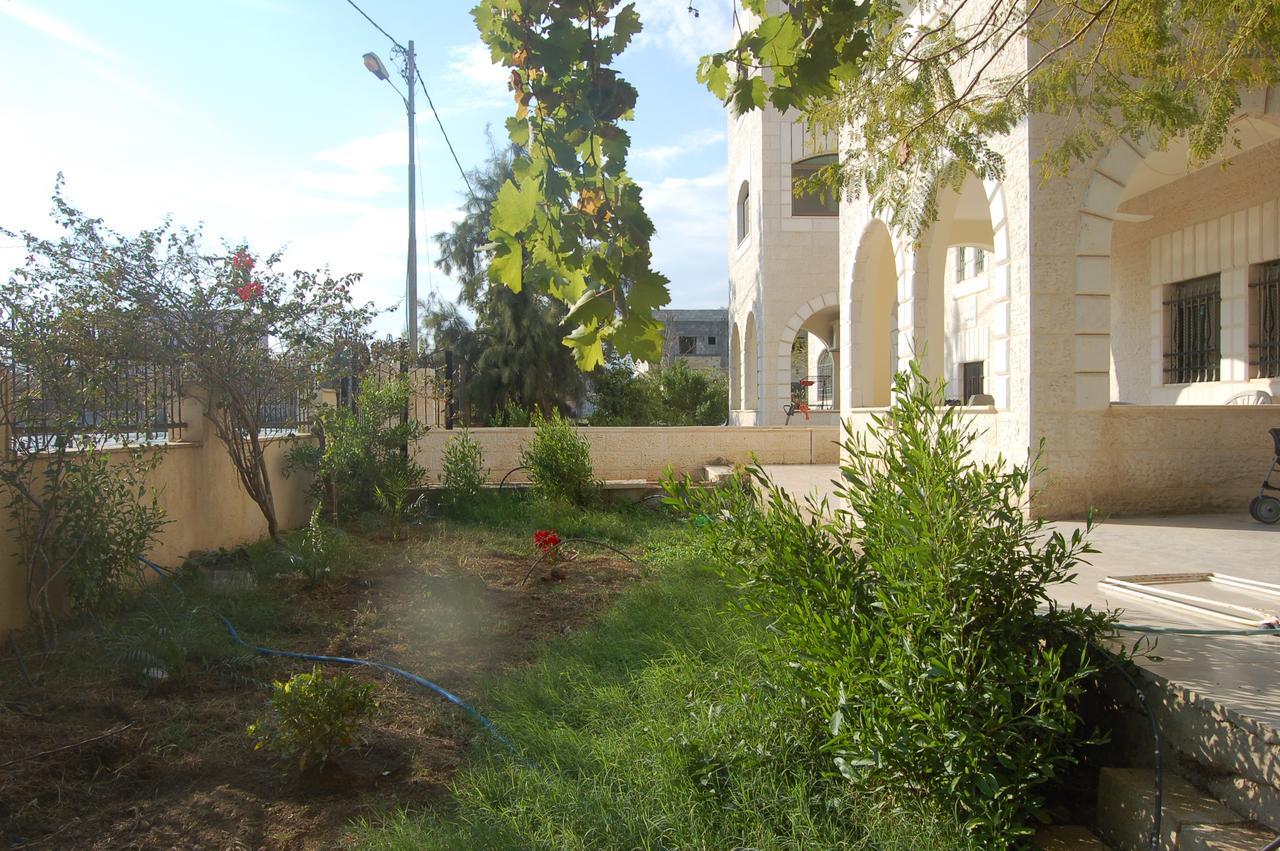 Jericho Waleed'S Hostel Ngoại thất bức ảnh